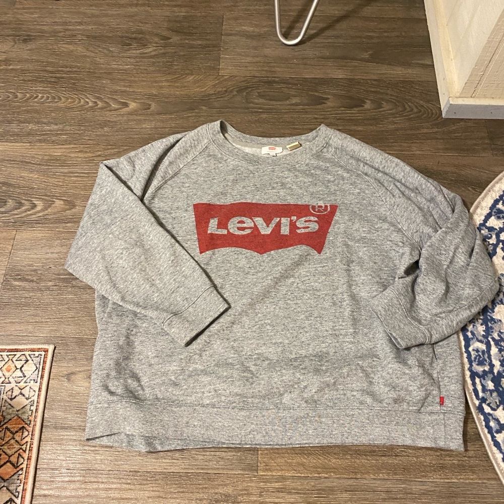 Levi's Light Gray Pullover Sweatshirt with Red Logo Accent; size 2x